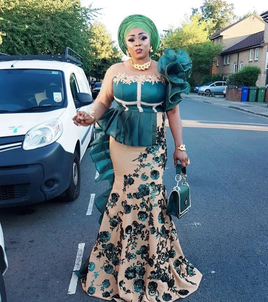 Behold The Latest Asoebi Styles 2019