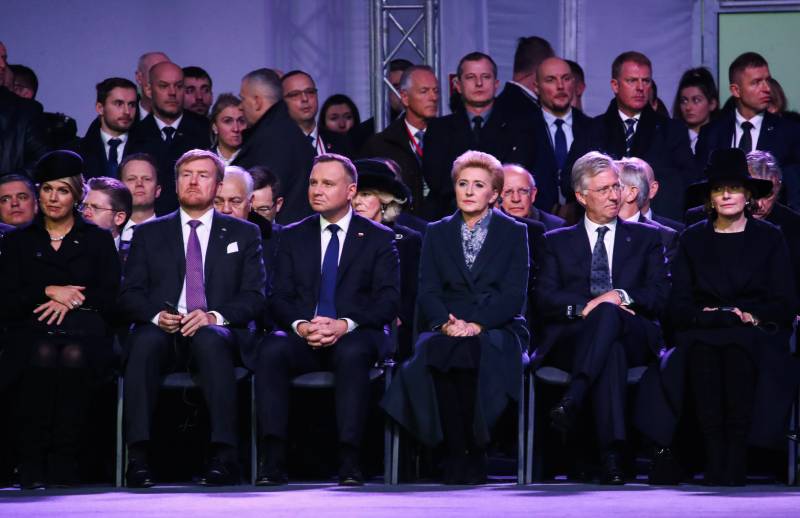 auschwitz-ceremony-camilla-queen-maxima-a.jpeg