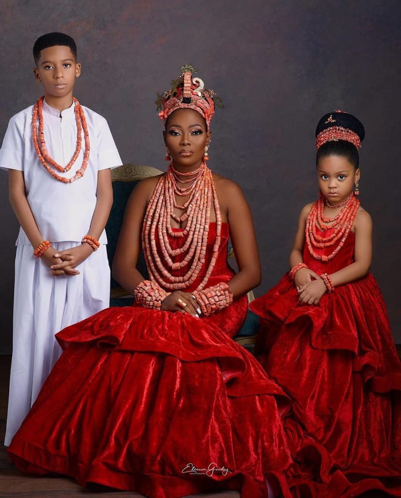 98 Edition Of #Ebfablook - Do You Wana be Star Woman? Here's The new Aso Ebi Styles for you