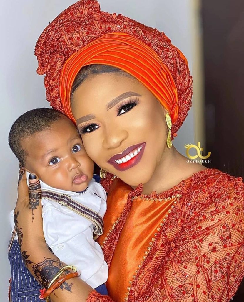 98 Edition Of #Ebfablook - Do You Wana be Star Woman? Here's The new Aso Ebi Styles for you