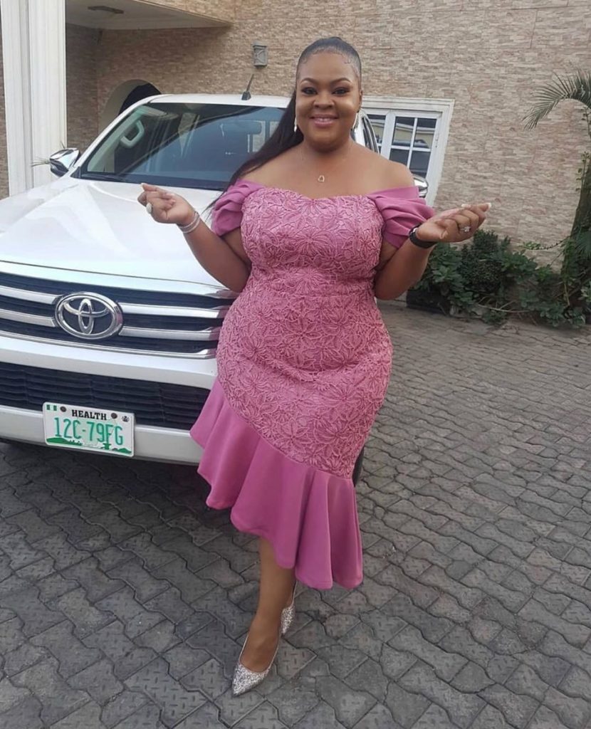 99 Edition Of #Ebfablook - Do You Wana be Trendy Woman? Here's The new Aso Ebi Styles for you