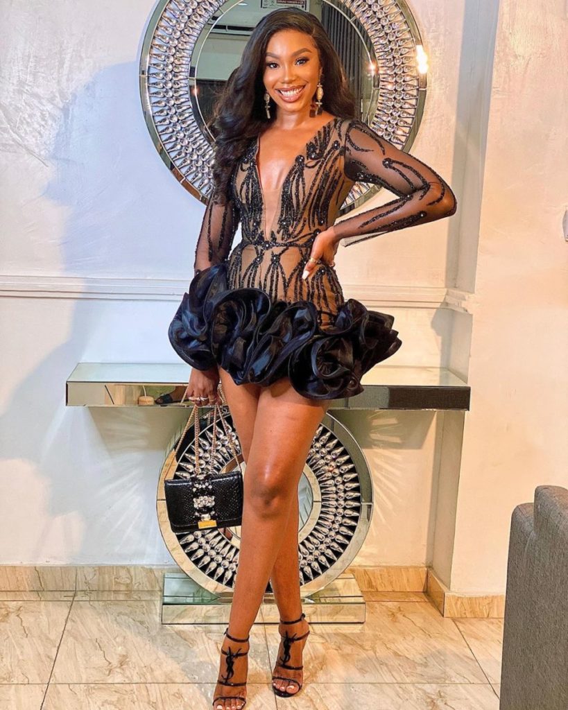 99 Edition Of #Ebfablook - Do You Wana be Trendy Woman? Here's The new Aso Ebi Styles for you