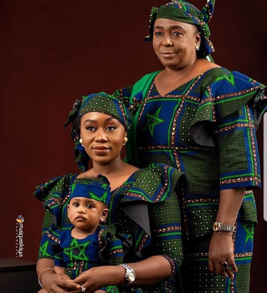 99 Edition Of #Ebfablook - Do You Wana be Trendy Woman? Here's The new Aso Ebi Styles for you