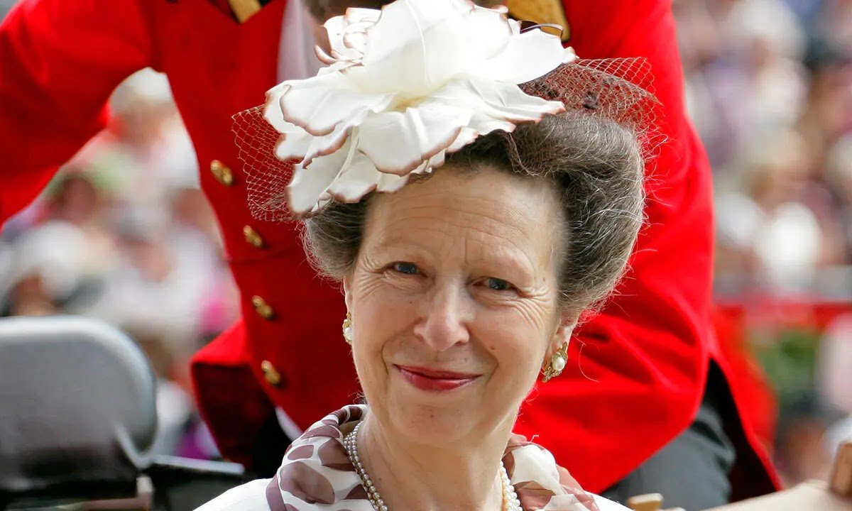 princess-anne-smile-t.jpeg