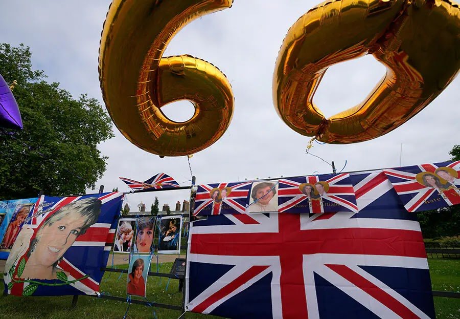 Princess Diana's Statue Unveiling: Harry and William Reunite and family tributes