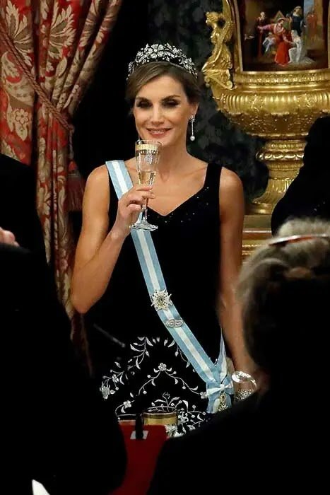 Raise a Toast Like a Royal: 2022 Happy New Year!