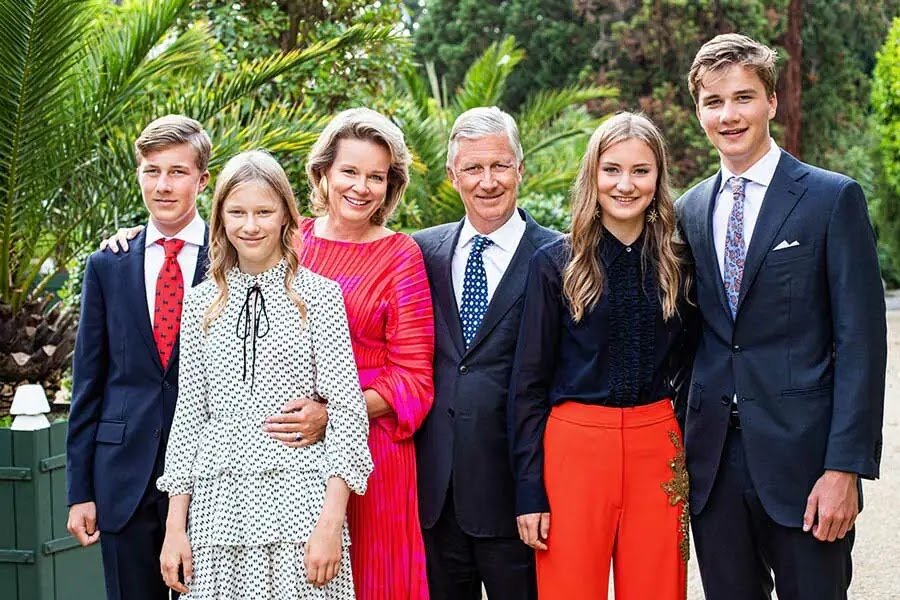 2021 Christmas Card Photos: Royal Family from Around the World