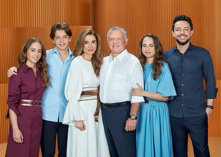 2021 Christmas Card Photos: Royal Family from Around the World