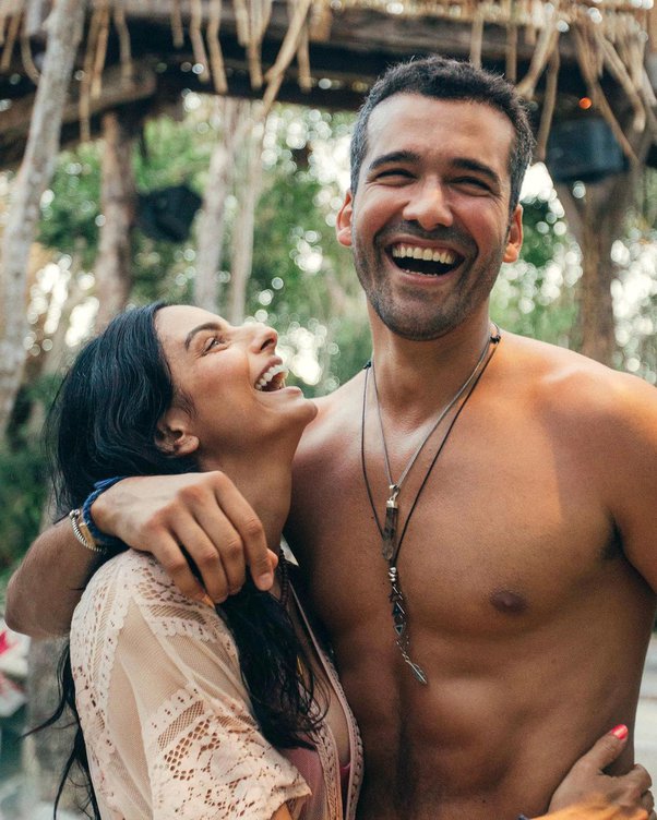What Celebrity (s) Stunned You When Their New Relationship was Publicized?