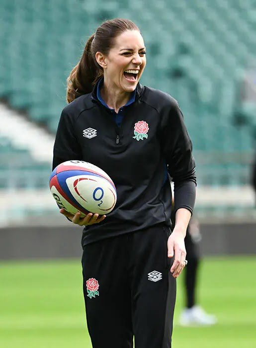 Kate Middleton Showcases Her Rugby Skills At Twickenham Stadium - Best Photos