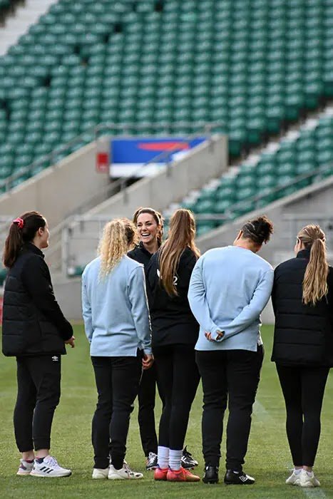 Kate Middleton Showcases Her Rugby Skills At Twickenham Stadium - Best Photos