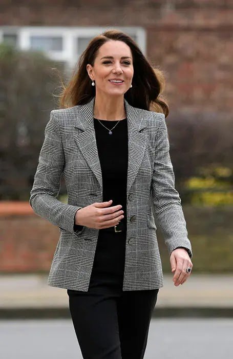 photos-kate-middleton-joins-families-761939511.jpeg