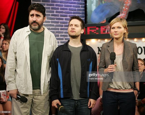 Are Tobey Maguire and Alfred Molina friends?