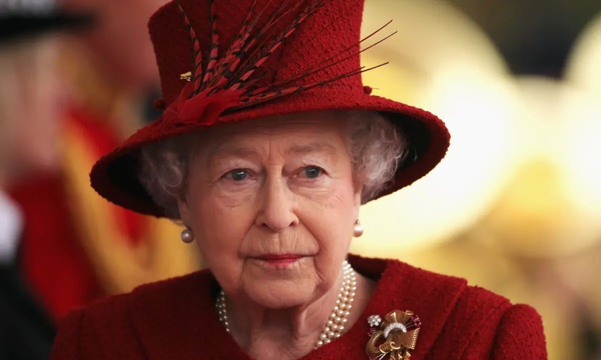 The Queen Shares Sad Statement After Death of His Highness Sheikh Khalifa