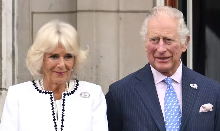prince-charles-and-camilla-hold-secret-1191225133.png