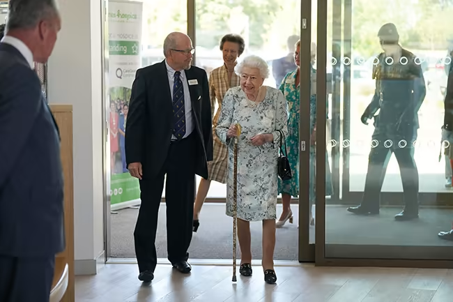 The Queen visited Thames Hospice on Friday morning