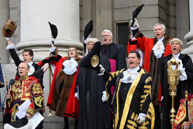 The second proclamation took place at the Royal Exchange