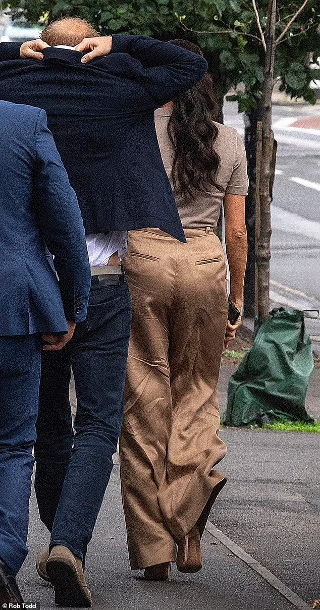 meghan-and-harry-perfectly-poised-as-1052420406.png