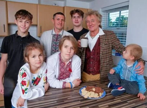 Sir Rod Steward Hailed As 'Great Hero' By Ukrainian Family He Saved