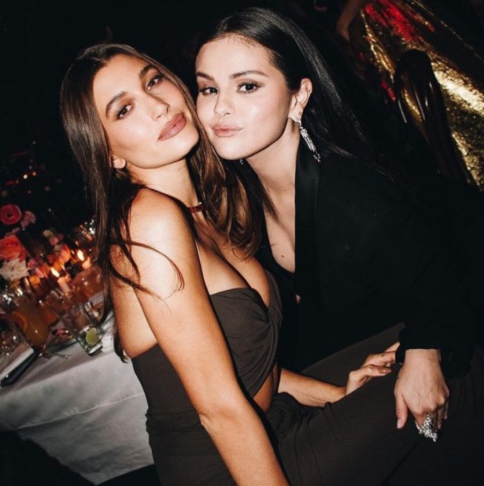 634cf960bcd5f Selena Gomez and Ex-Boyfriend Justin Bieber’s Wife Hailey put feud rumors to rest as they pose for photos