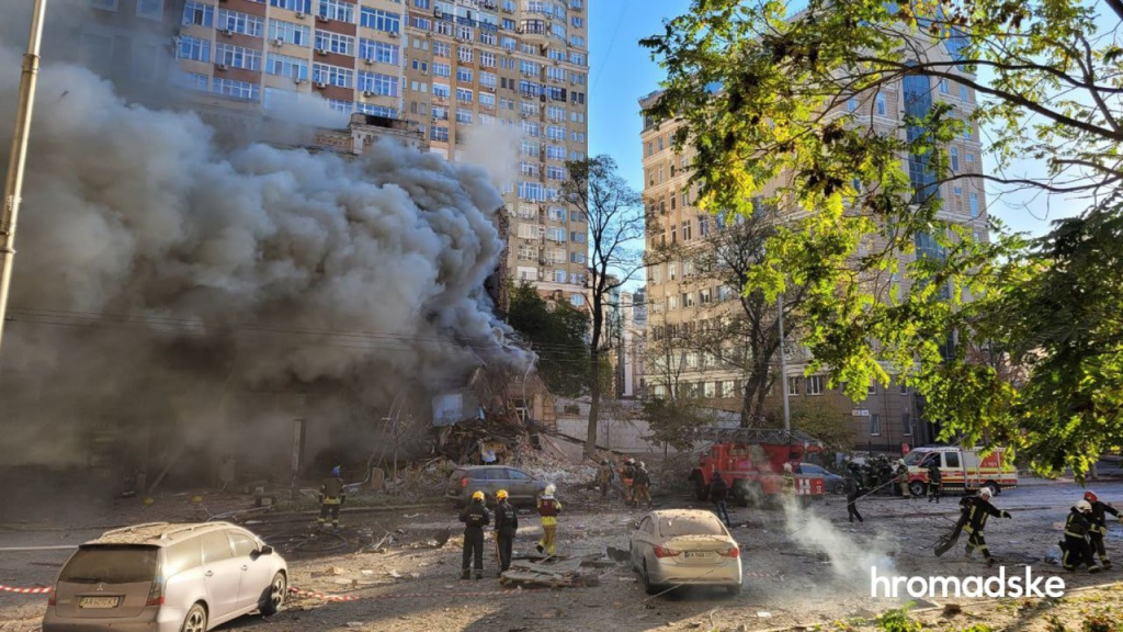 Putin hits Ukraine, Kyiv with deadly waves of "suicide drones" killing several people (photos/videos)