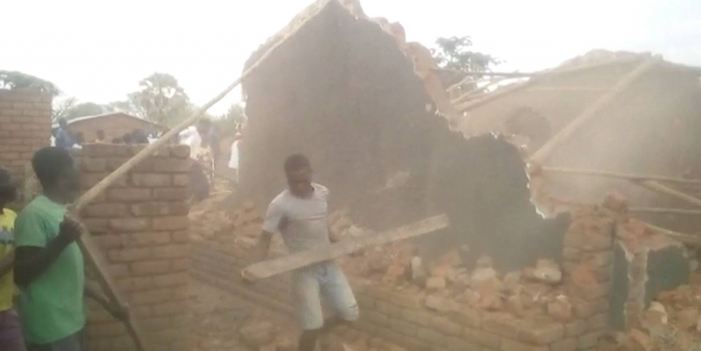 Man demolishes houses he built for his wife and her mother after she dumped him for another man (video)