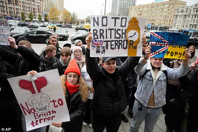 Pro-Putin Mob Yells Abuse At Britain's Ambassador To Moscow