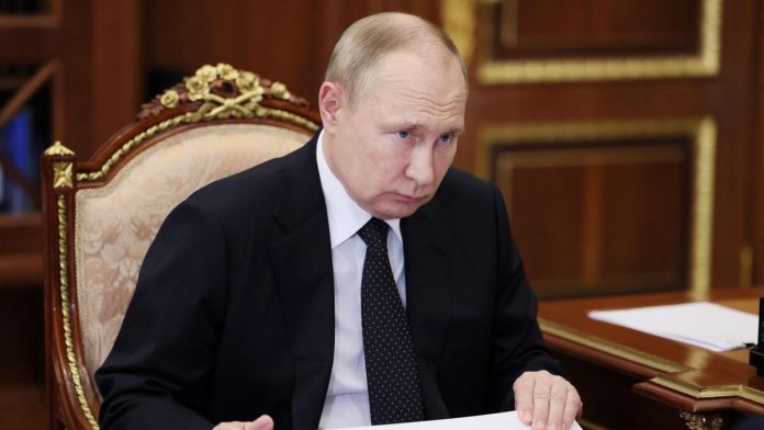 Russia 'Secretly Moves 100 Missiles Back From Belarus'