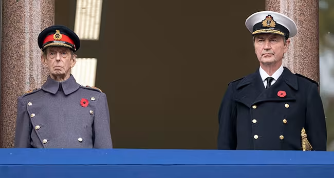 The Duke's coat appeared to be missing a button