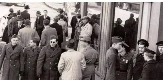 Picture of a man ‘speaking on a cell phone’ in the 1940s goes viral Picture of a man 'speaking on a cell phone' in the 1940s goes viral