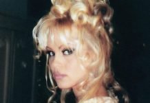 Pamela Anderson Knew Boyfriend Was Cheating Because He Was Wishing His P*nis In The Sink Pamela Anderson Knew Boyfriend Was Cheating Because He Was Wishing His P*nis In The Sink