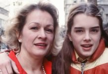 Brooke Shields Reveals How She Dealt With Kissing Men As A Pre-Teen Brooke Shields Reveals How She Dealt With Kissing Men As A Pre-Teen
