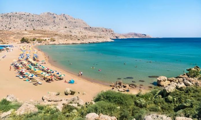 British man killed by lightning ‘while paddleboarding during thunderstorm’ in Greece