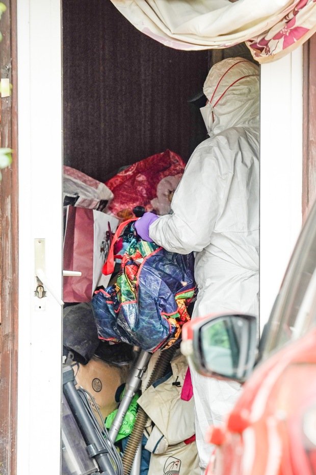 7 DISTURBING FIND Body of a man discovered at a home in Derby Horror As Badly Decomposed Body Of A Man In His 60s Found Inside A House