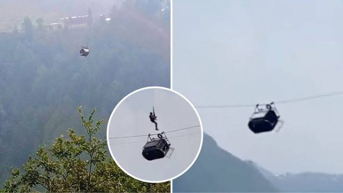 WATCH_ Moment Pakistani military rescues children from a dangling cable car at 1200ft 11