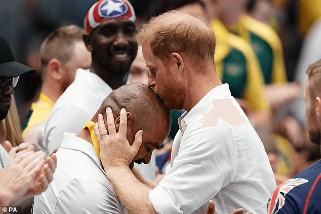 Harry Kisses Team USA Wheelchair Rugby Player After They Beat Britain