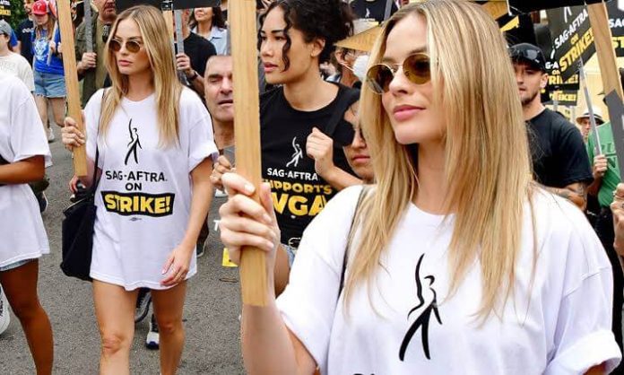 _ Margot Robbie joins the picket line as SAG-AFTRA strike approaches its second month 615