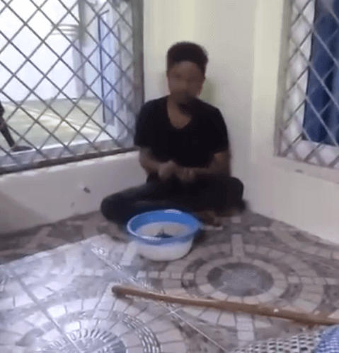 _ Notorious mosque thief forced to EAT raw pepper (1)