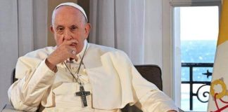 Pope Francis APPROVES allowing Catholic priests to bless same-s3x couples