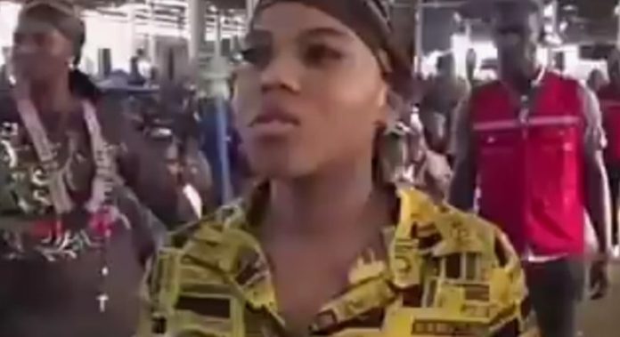 4 Nigerians troop to SnapChat account of woman “delivered of marine spirit” in viral video Nigerians Troop To Snapchat Account Of Woman