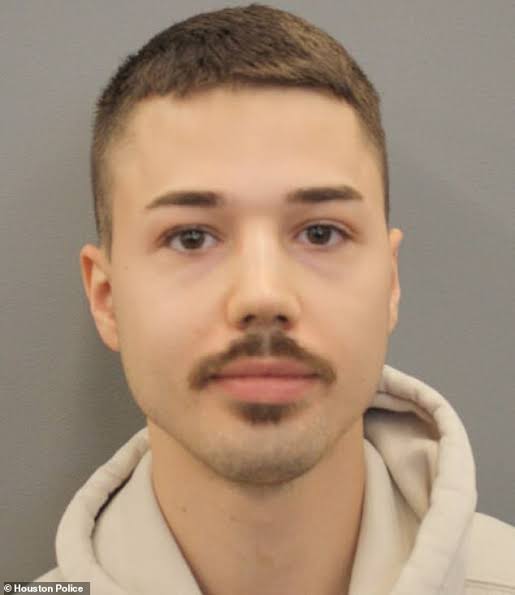 Vigilante-24-posed-as-child-online-BEFORE-luring-convicted-peadophile-to-death-