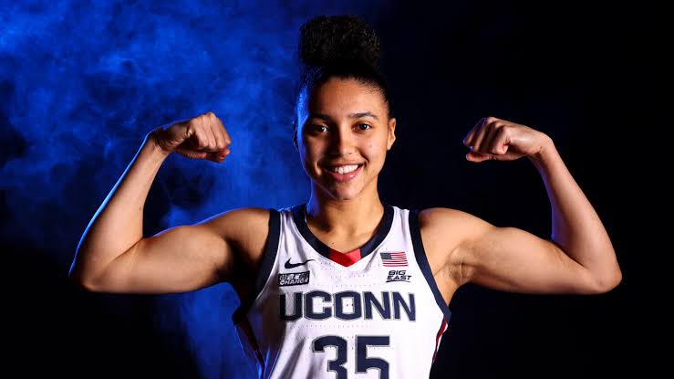Dribbling Beauty: The Top 17 Most Stunning Female Basketball Players Globally
