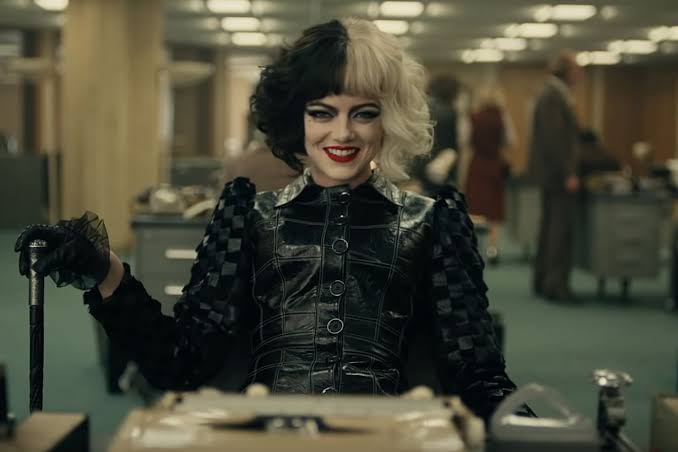 Cracking Up: Top 13 Scenes Where Filming Became a Hilarious Struggle