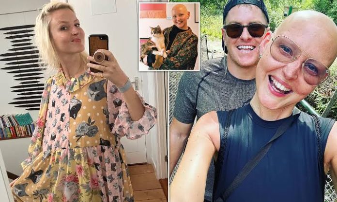 CoppaFeel founder Kris Hallenga DIES aged 38 after she was diagnosed with breast cancer 62626