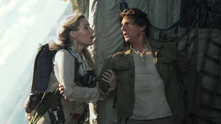 Sky High Showdowns: The Top 15 Airplane Clashes in Movie