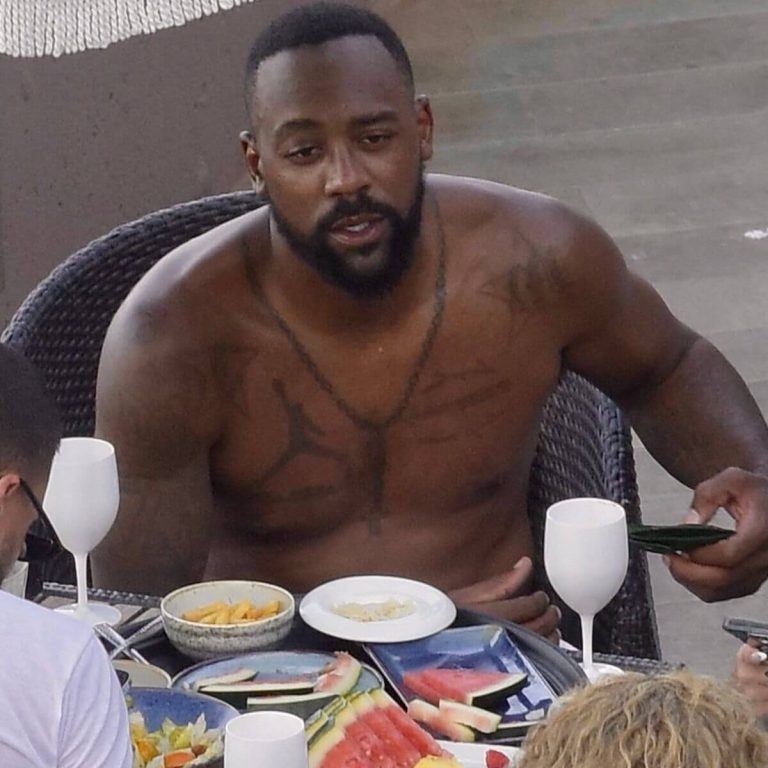 Michael Jordan's son, Marcus snort white POWDER substance during lunch