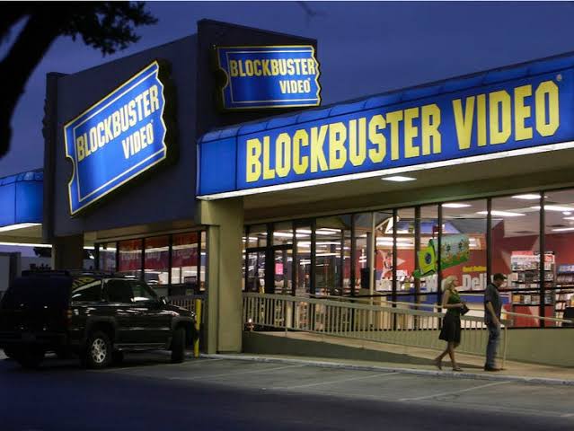 Gone But Not Forgotten: 20 Stores That Don't Exist Anymore