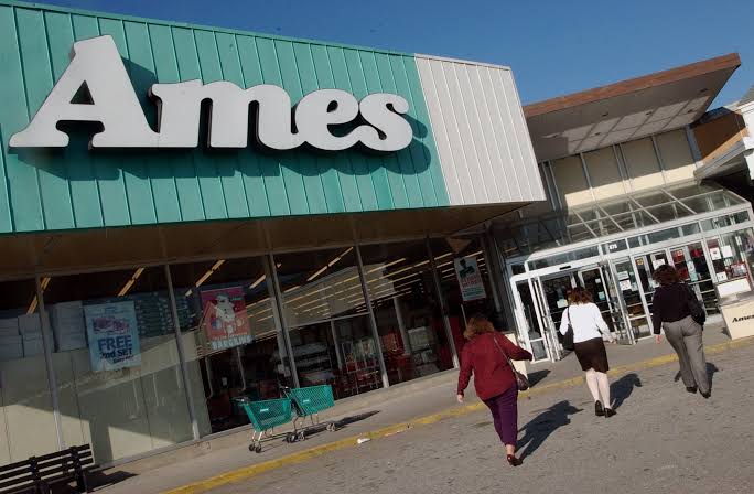 Gone But Not Forgotten: 20 Stores That Don't Exist Anymore