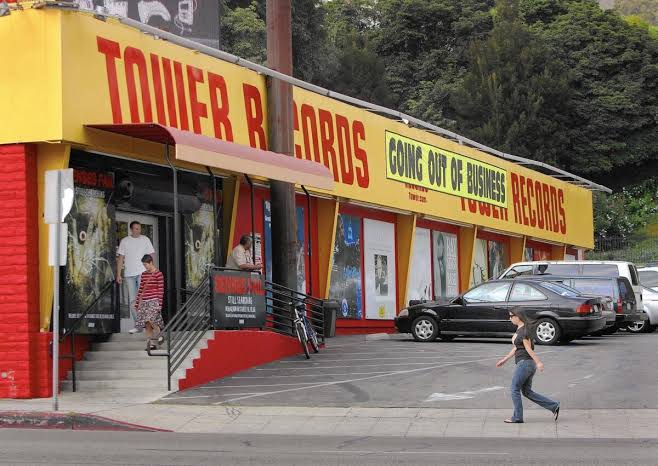 Gone But Not Forgotten: 20 Stores That Don't Exist Anymore