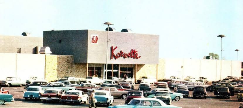 Gone But Not Forgotten: 20 Stores That Don't Exist Anymore